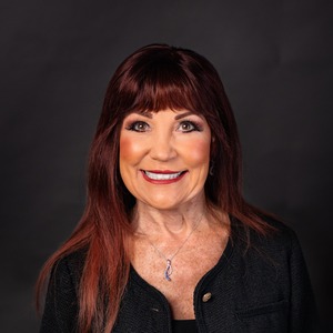 Portrait of Pam Stephens